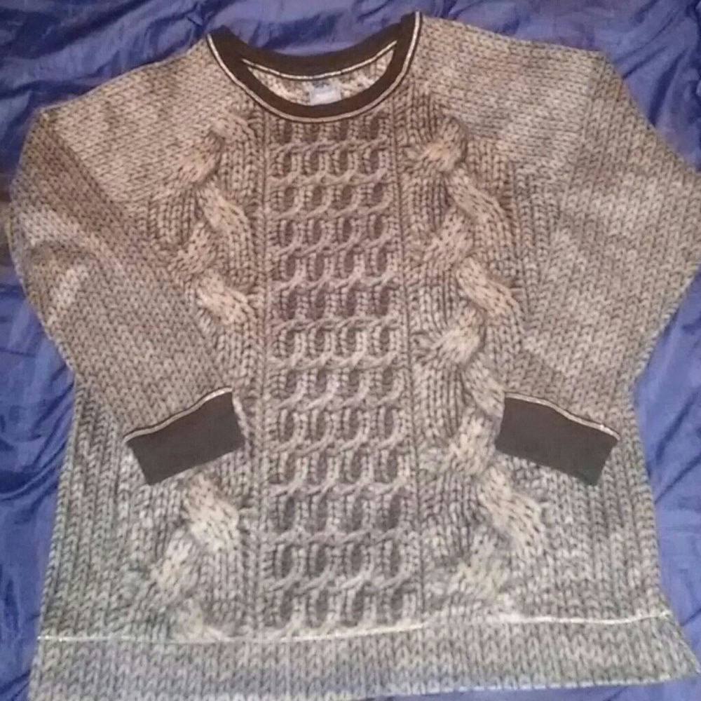 Pullover w pockets